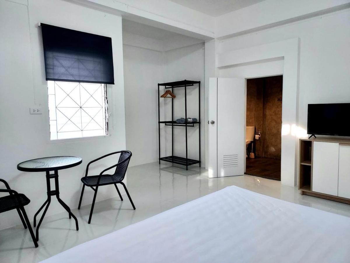 Room79 Пхукет Экстерьер фото